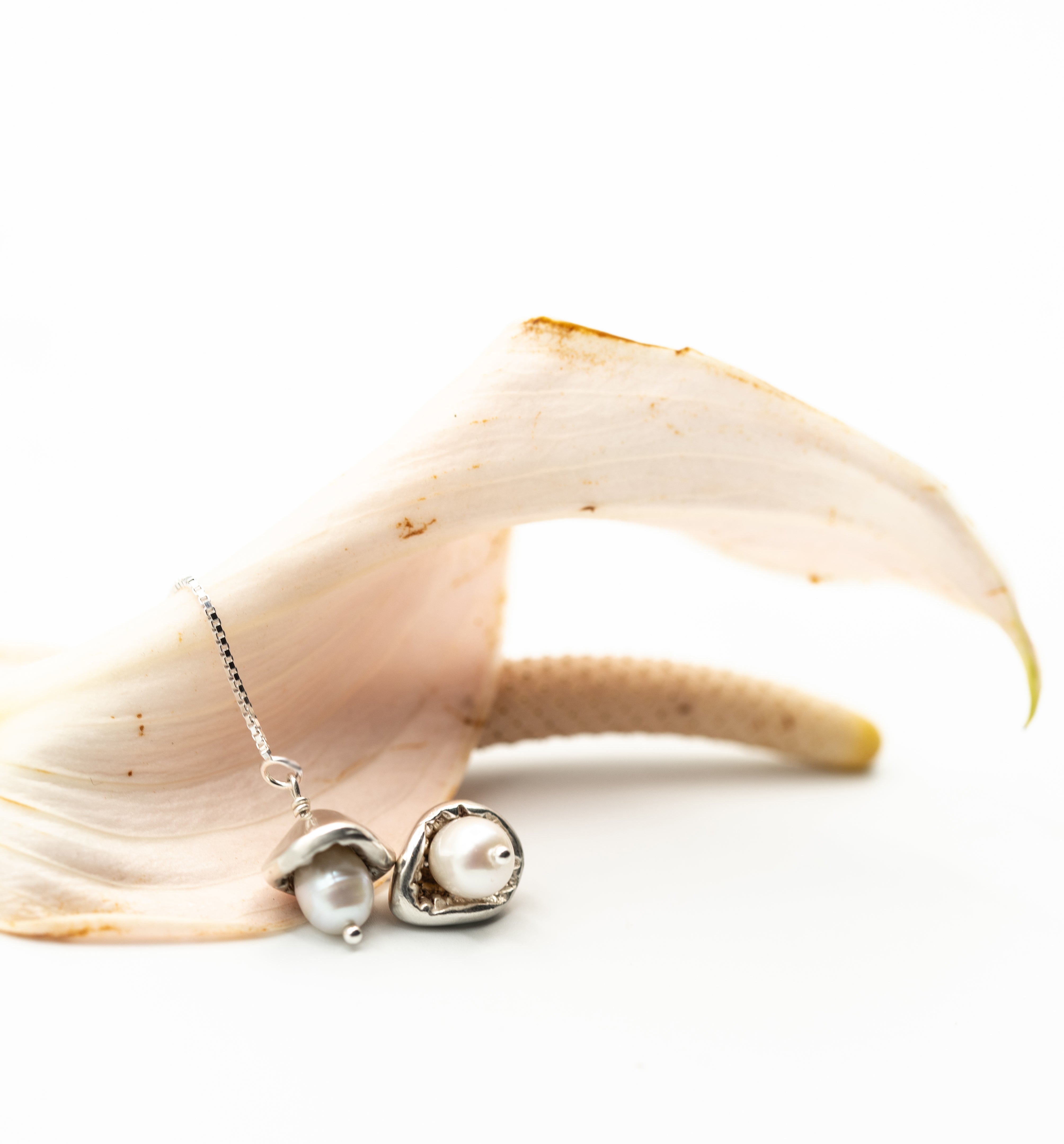 ROSE PEARL EARRINGS