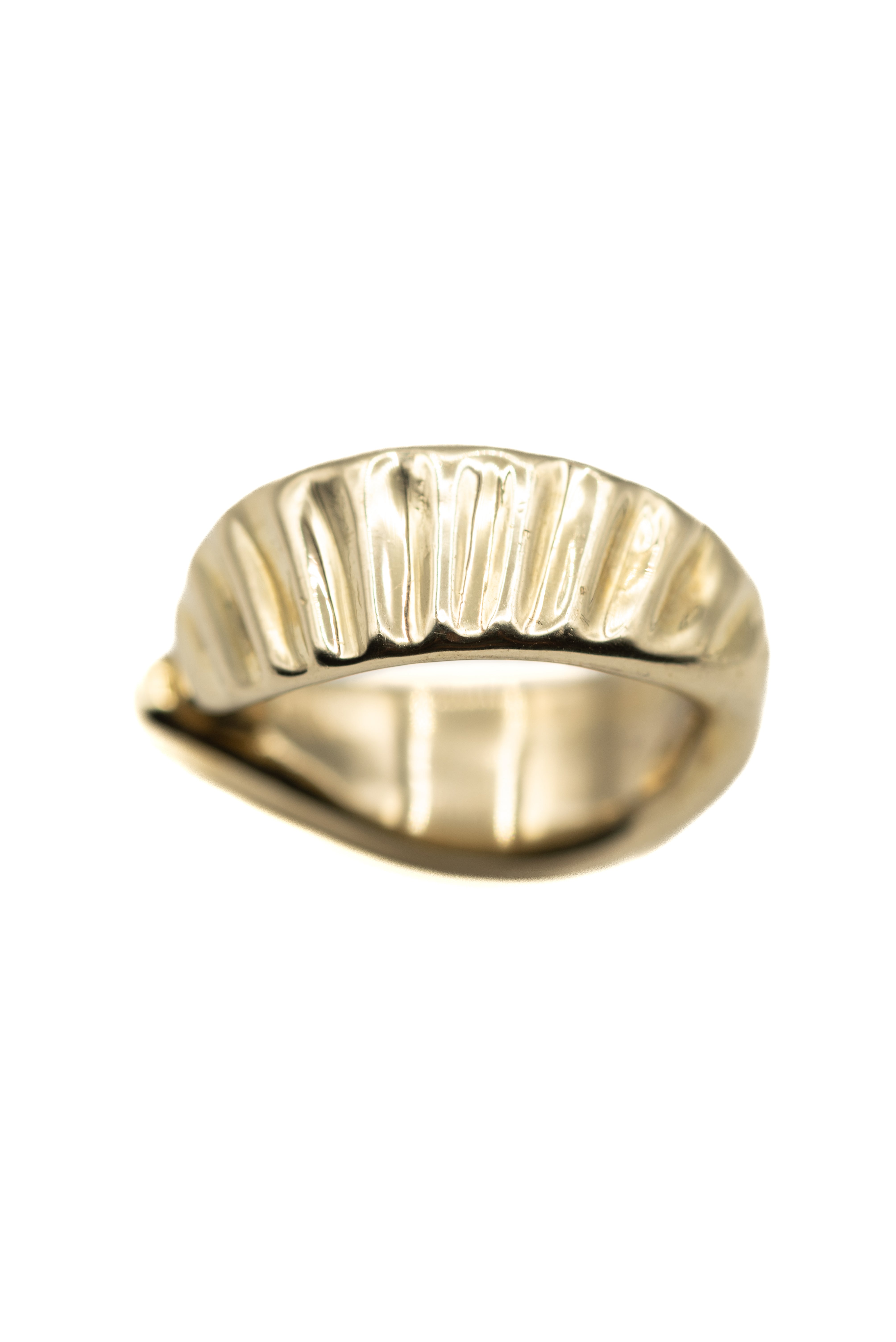 SOLID GOLD SCALLOP RING